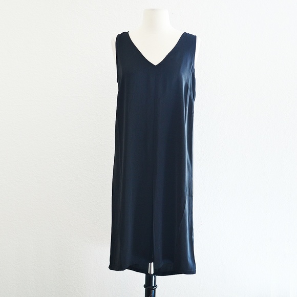 Forever 21 Dresses & Skirts - Forever 21 Shift Dress Black NWT Size S